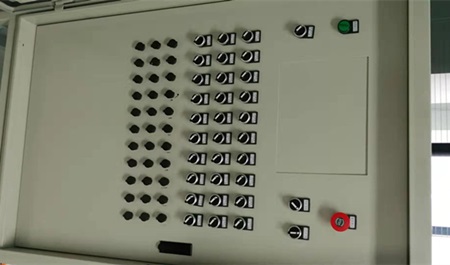 �͸�ͬ������ϵ�y